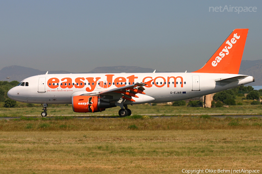 easyJet Airbus A319-111 (G-EJAR) | Photo 39092