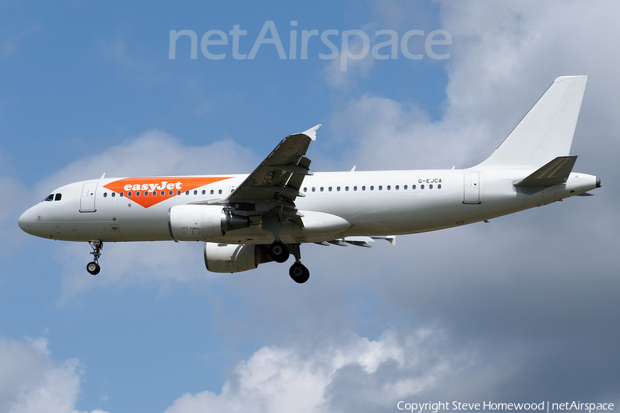 easyJet Airbus A320-214 (G-EJCA) | Photo 583570