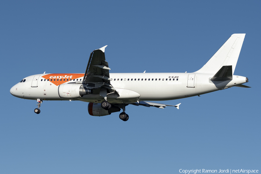 easyJet Airbus A320-214 (G-EJCC) | Photo 659753
