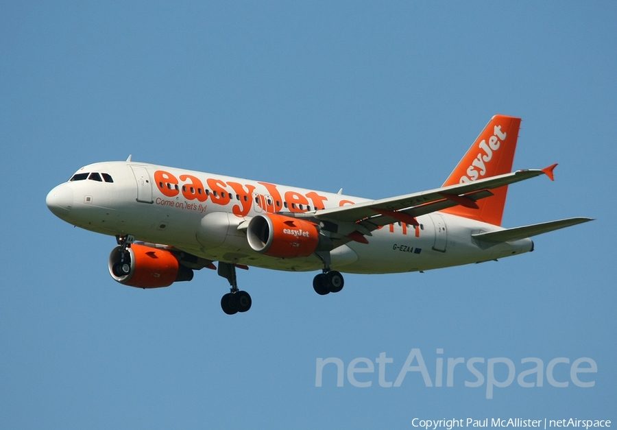 easyJet Airbus A319-111 (G-EZAA) | Photo 3634