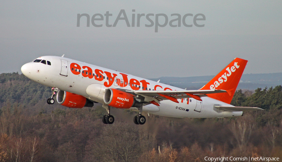 easyJet Airbus A319-111 (G-EZAA) | Photo 134220