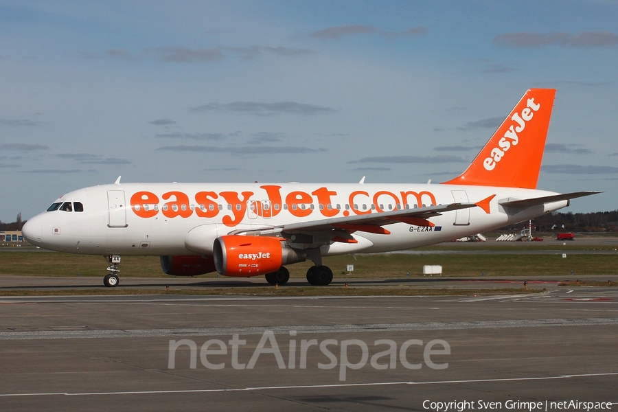easyJet Airbus A319-111 (G-EZAA) | Photo 71420