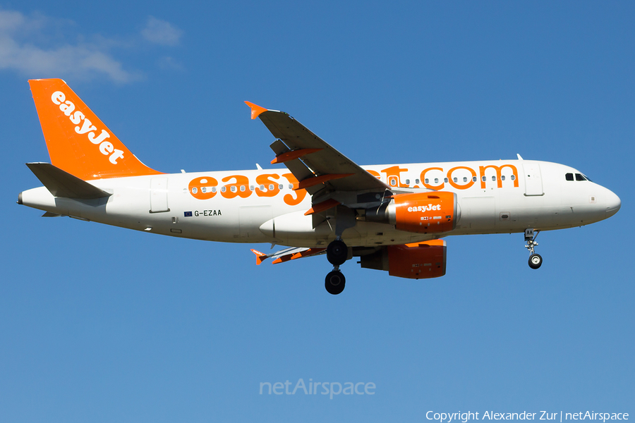 easyJet Airbus A319-111 (G-EZAA) | Photo 393389