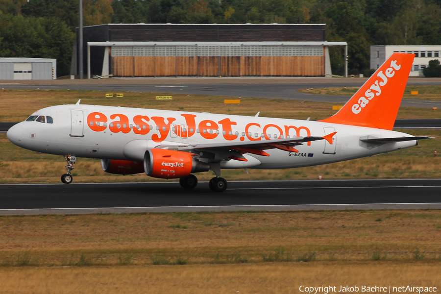 easyJet Airbus A319-111 (G-EZAA) | Photo 264295