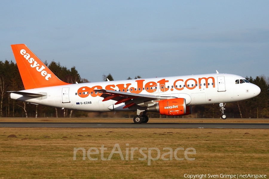 easyJet Airbus A319-111 (G-EZAB) | Photo 41393