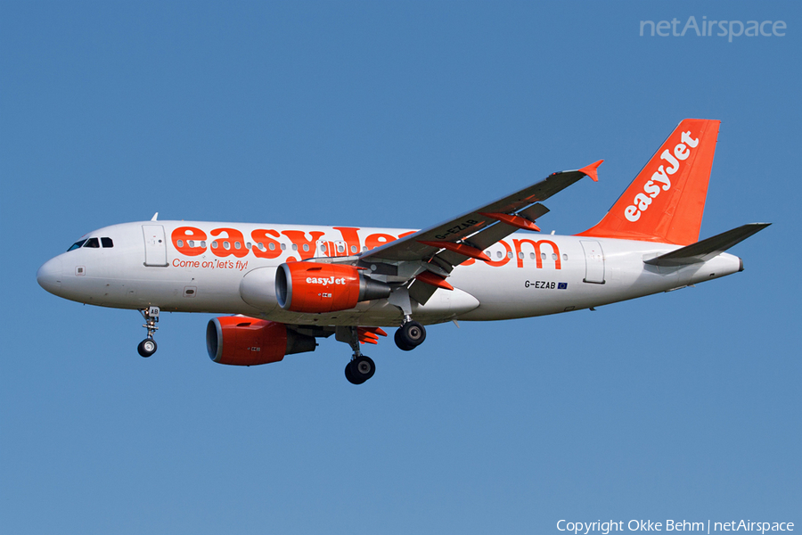 easyJet Airbus A319-111 (G-EZAB) | Photo 42265