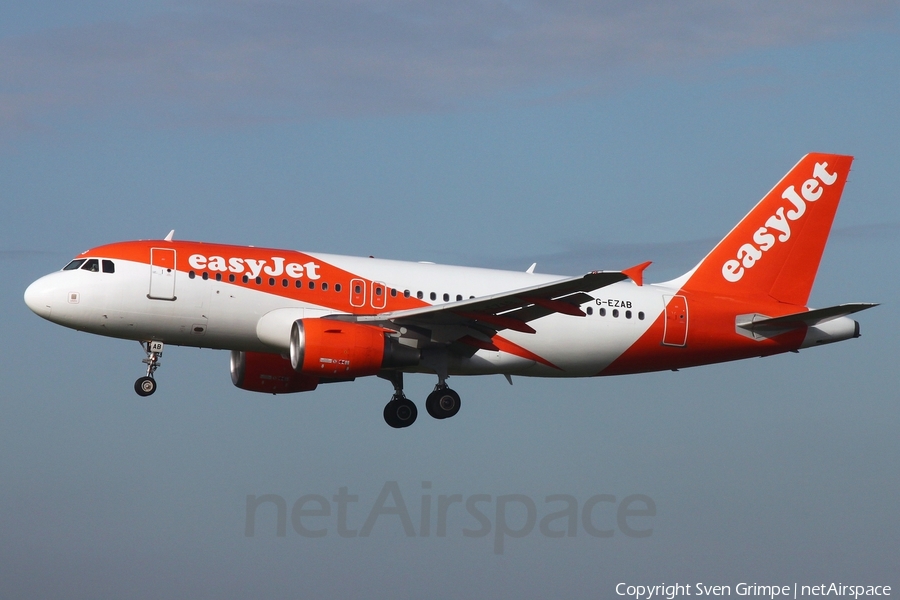 easyJet Airbus A319-111 (G-EZAB) | Photo 535480