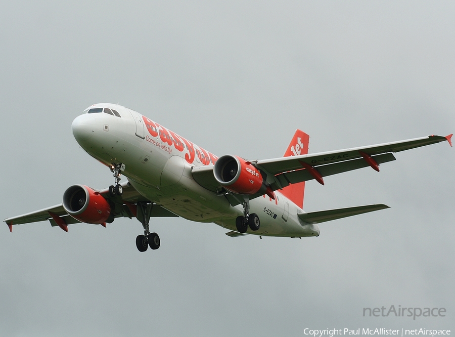 easyJet Airbus A319-111 (G-EZAC) | Photo 42238