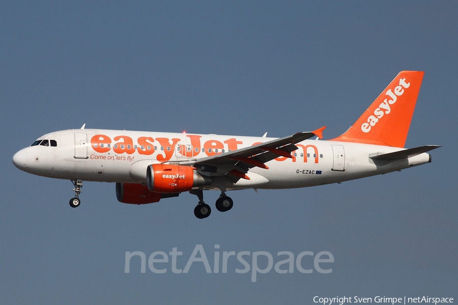 easyJet Airbus A319-111 (G-EZAC) | Photo 25752