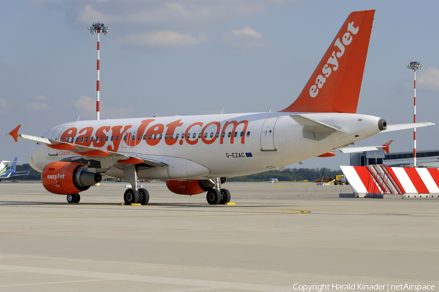 easyJet Airbus A319-111 (G-EZAC) | Photo 312396