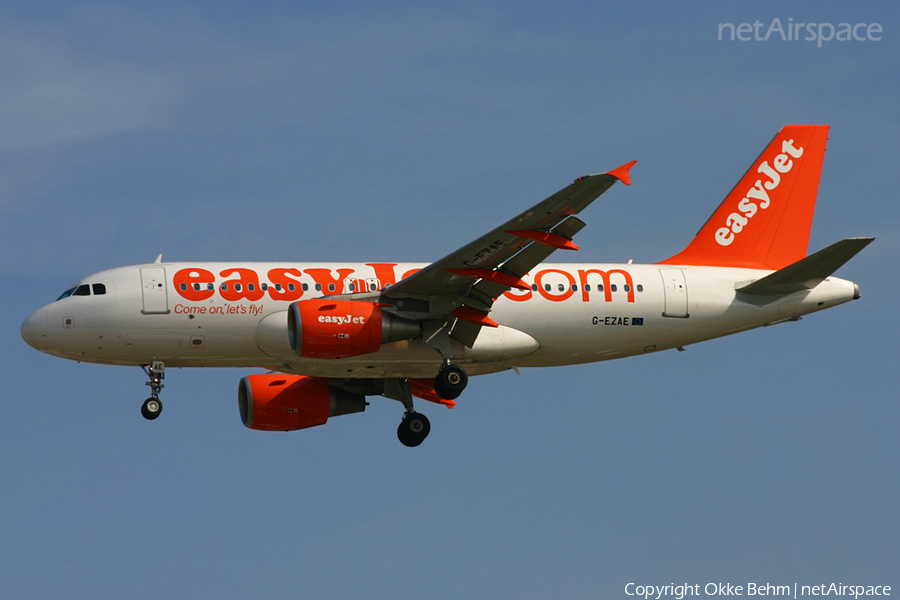 easyJet Airbus A319-111 (G-EZAE) | Photo 53315
