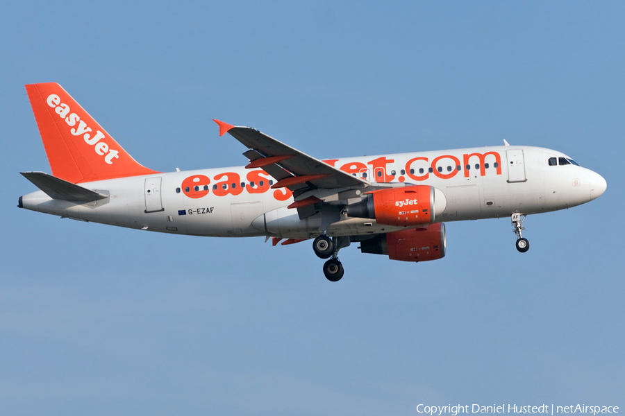 easyJet Airbus A319-111 (G-EZAF) | Photo 516942