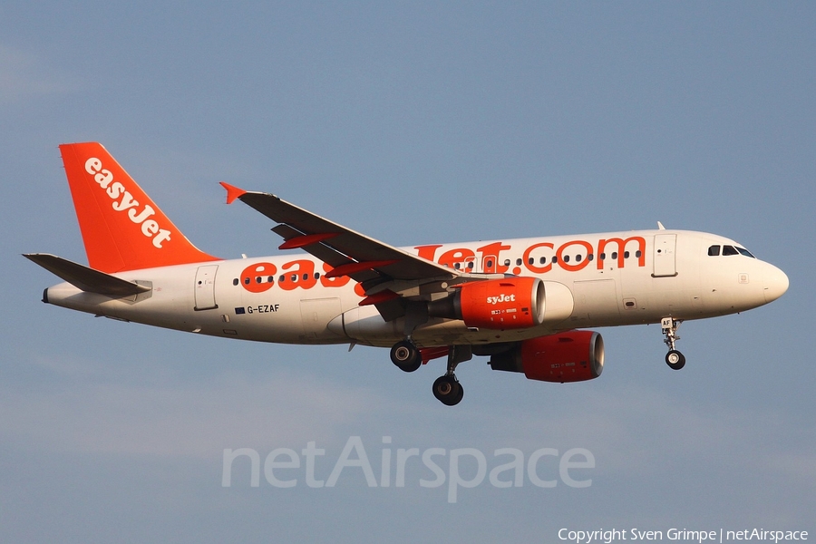 easyJet Airbus A319-111 (G-EZAF) | Photo 78269