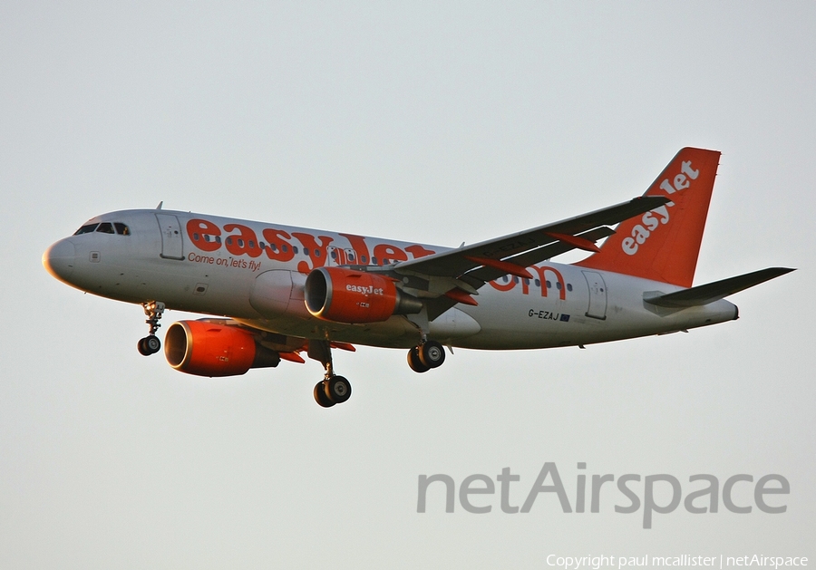 easyJet Airbus A319-111 (G-EZAJ) | Photo 3302
