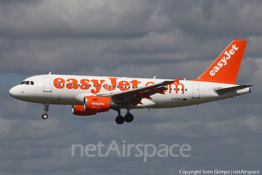 easyJet Airbus A319-111 (G-EZAJ) | Photo 107682