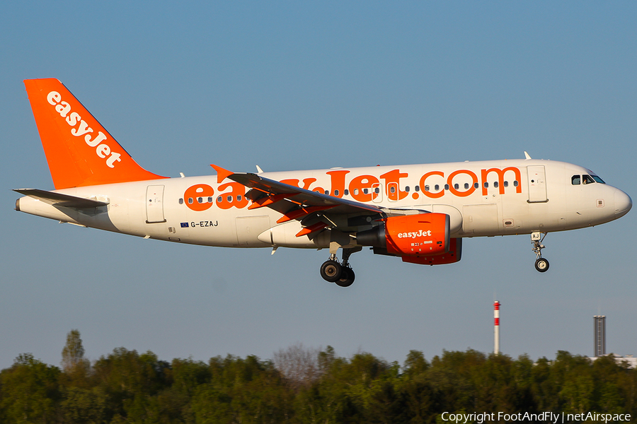 easyJet Airbus A319-111 (G-EZAJ) | Photo 148134