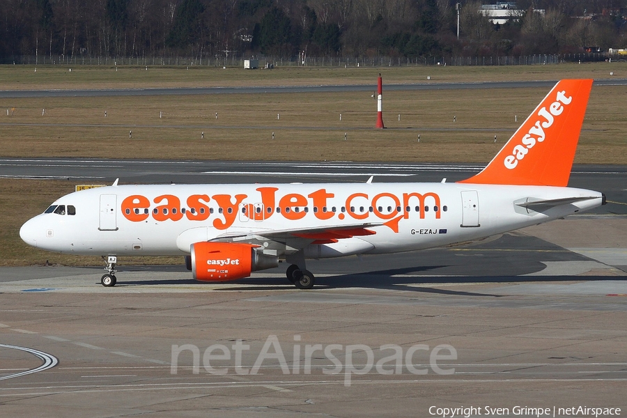 easyJet Airbus A319-111 (G-EZAJ) | Photo 41108