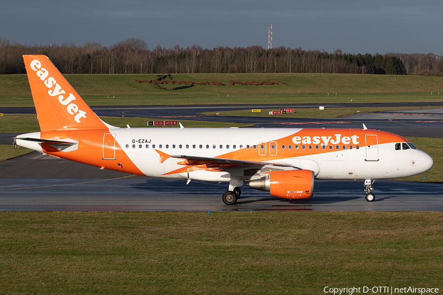 easyJet Airbus A319-111 (G-EZAJ) | Photo 362455