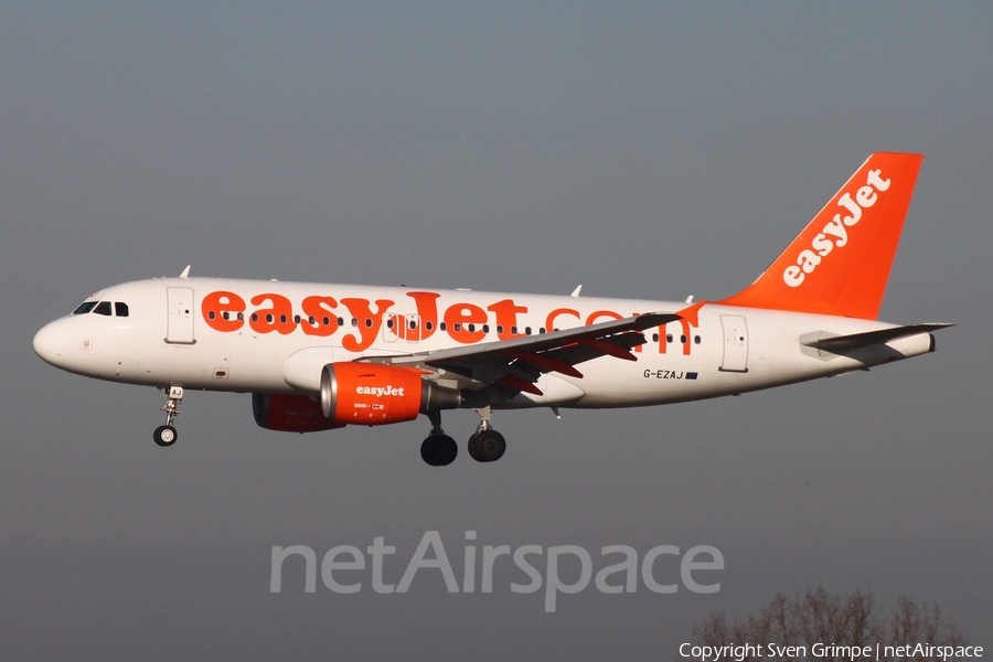 easyJet Airbus A319-111 (G-EZAJ) | Photo 435121