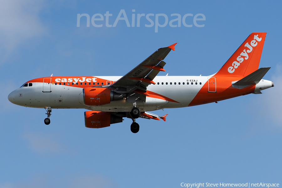 easyJet Airbus A319-111 (G-EZAJ) | Photo 583684