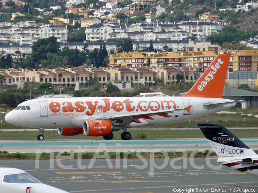 easyJet Airbus A319-111 (G-EZAK) | Photo 662692