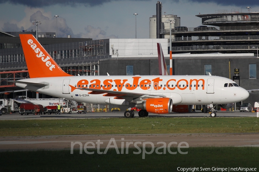 easyJet Airbus A319-111 (G-EZAK) | Photo 129247