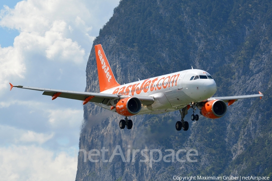 easyJet Airbus A319-111 (G-EZAK) | Photo 111624