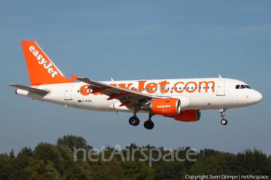 easyJet Airbus A319-111 (G-EZAL) | Photo 32424