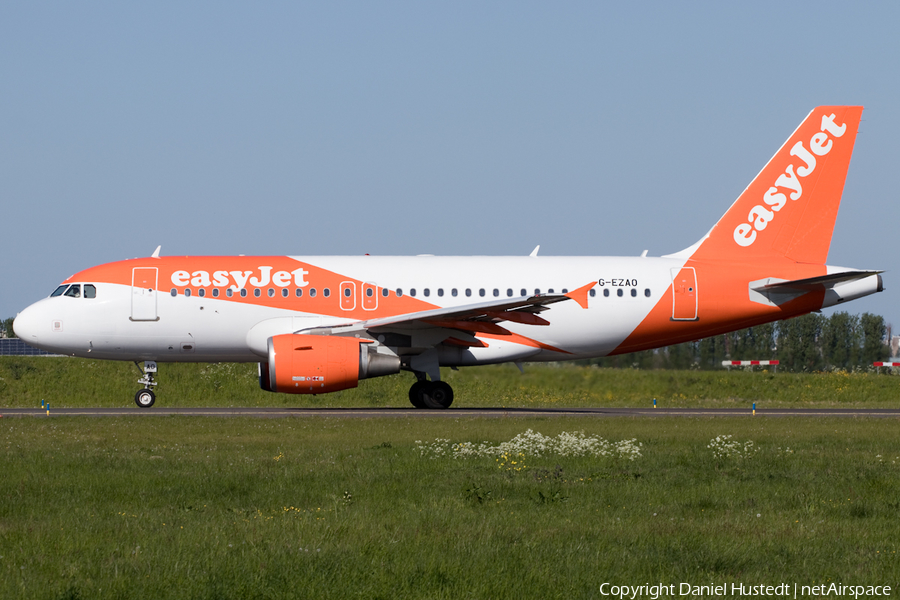 easyJet Airbus A319-111 (G-EZAO) | Photo 526765