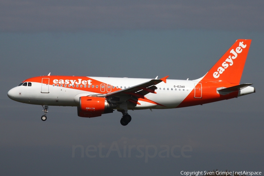 easyJet Airbus A319-111 (G-EZAO) | Photo 508721