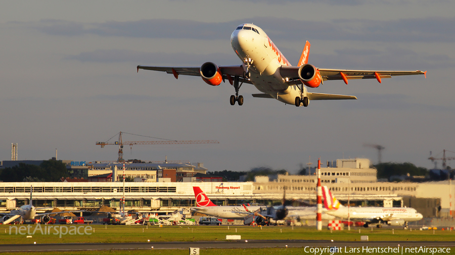 easyJet Airbus A319-111 (G-EZAS) | Photo 124286