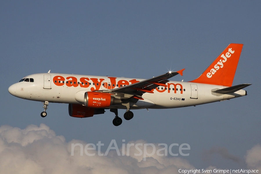 easyJet Airbus A319-111 (G-EZAS) | Photo 124844