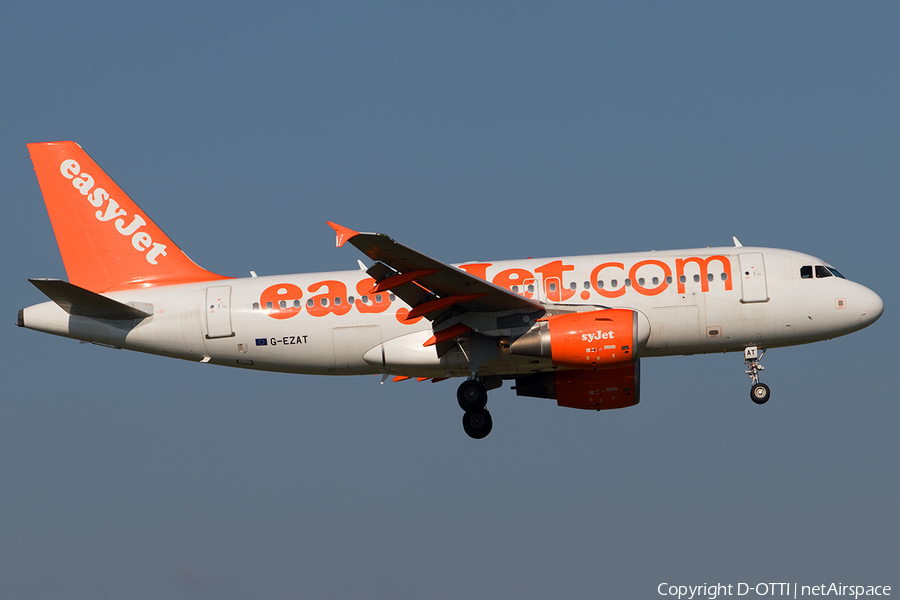 easyJet Airbus A319-111 (G-EZAT) | Photo 527195