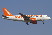 easyJet Airbus A319-111 (G-EZAT) at  Paris - Charles de Gaulle (Roissy), France