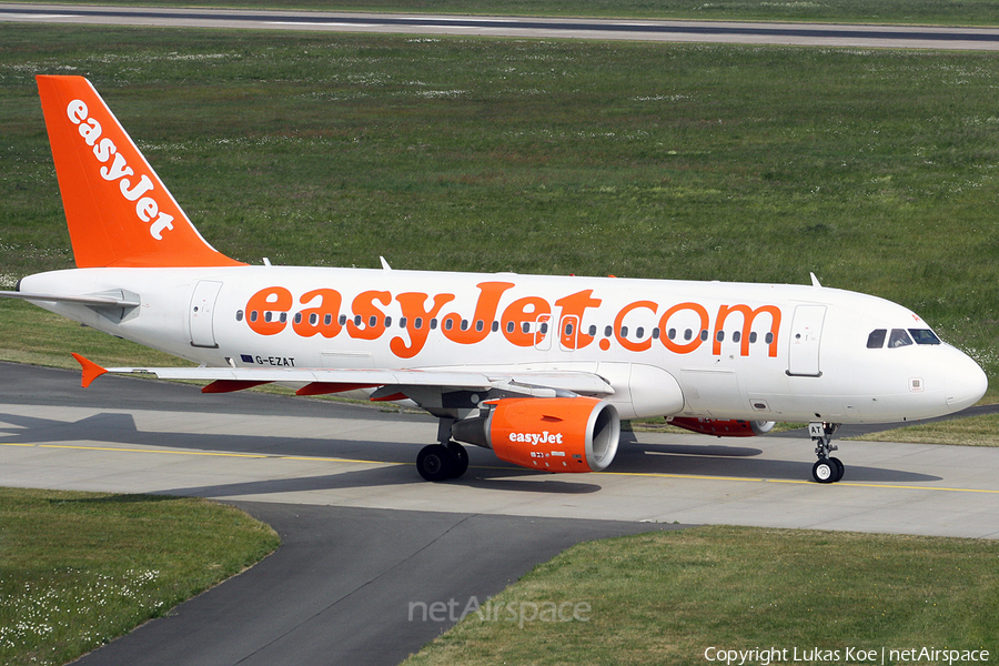 easyJet Airbus A319-111 (G-EZAT) | Photo 149766