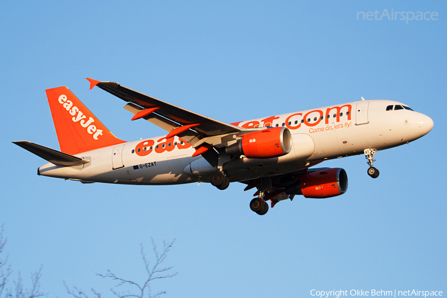 easyJet Airbus A319-111 (G-EZAT) | Photo 42267