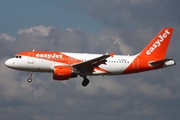 easyJet Airbus A319-111 (G-EZAU) at  Hamburg - Fuhlsbuettel (Helmut Schmidt), Germany