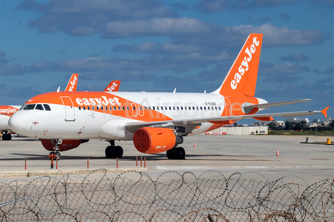 easyJet Airbus A319-111 (G-EZAU) at  Luqa - Malta International, Malta