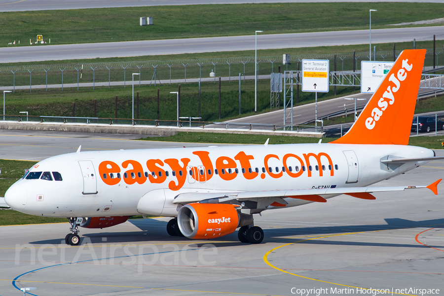easyJet Airbus A319-111 (G-EZAU) | Photo 239900