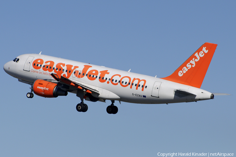 easyJet Airbus A319-111 (G-EZAU) | Photo 312894
