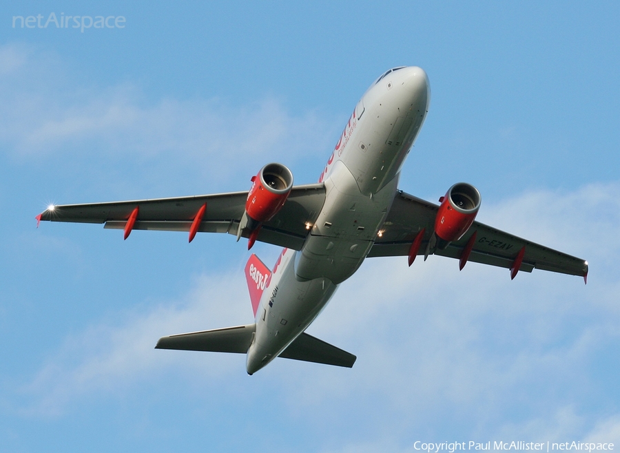 easyJet Airbus A319-111 (G-EZAV) | Photo 21399