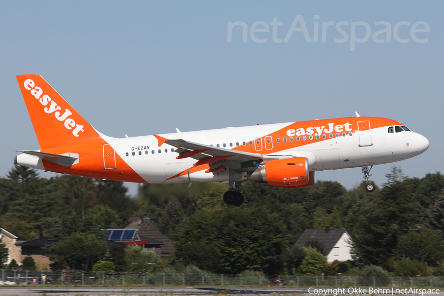 easyJet Airbus A319-111 (G-EZAV) | Photo 522212