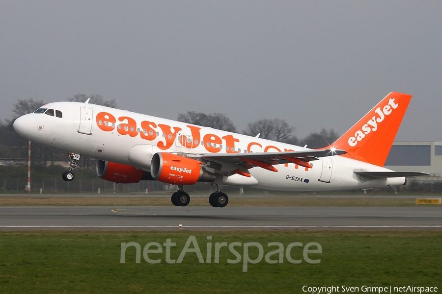 easyJet Airbus A319-111 (G-EZAX) | Photo 44302