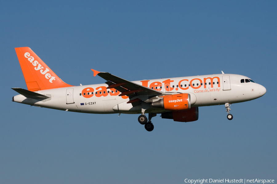 easyJet Airbus A319-111 (G-EZAY) | Photo 548285