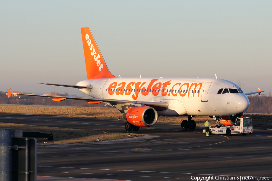 easyJet Airbus A319-111 (G-EZAY) | Photo 137084