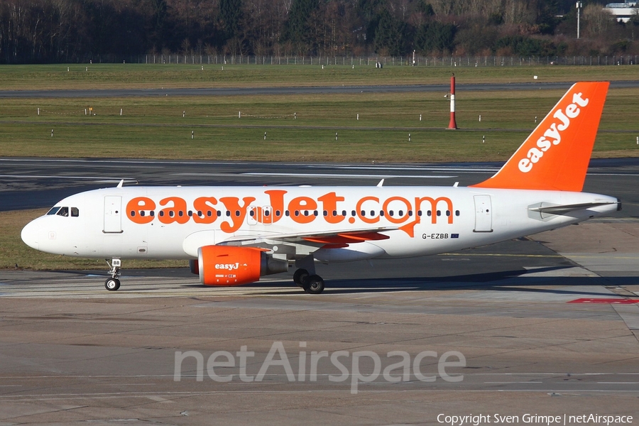 easyJet Airbus A319-111 (G-EZBB) | Photo 145690