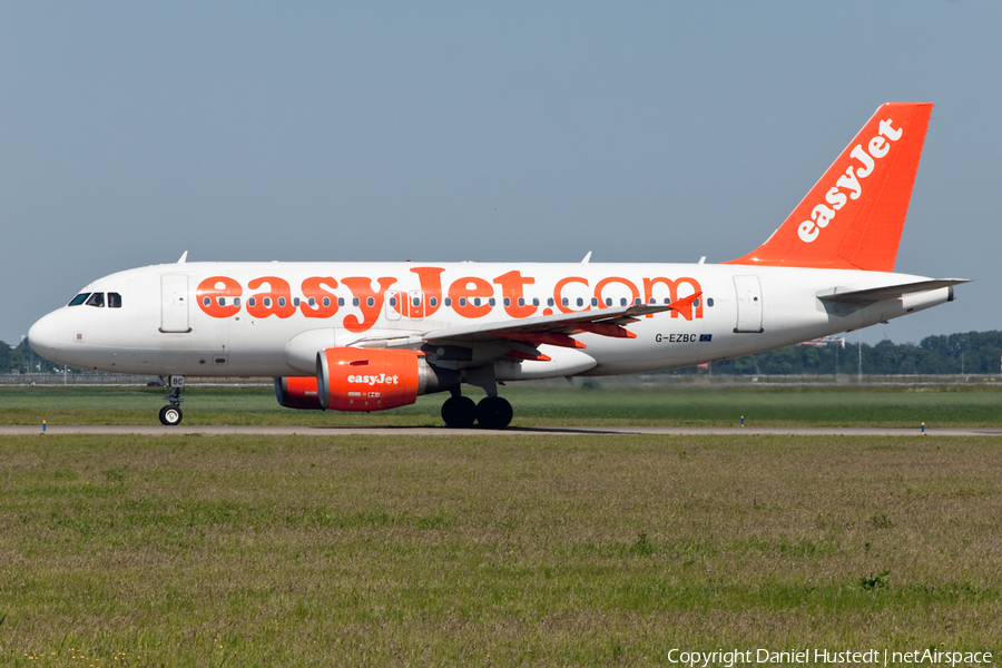 easyJet Airbus A319-111 (G-EZBC) | Photo 491828