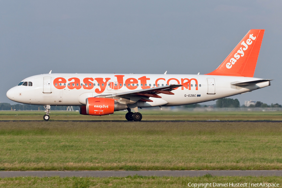 easyJet Airbus A319-111 (G-EZBC) | Photo 492923