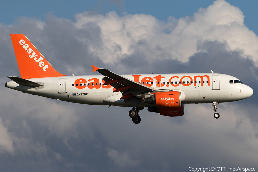 easyJet Airbus A319-111 (G-EZBC) | Photo 175807