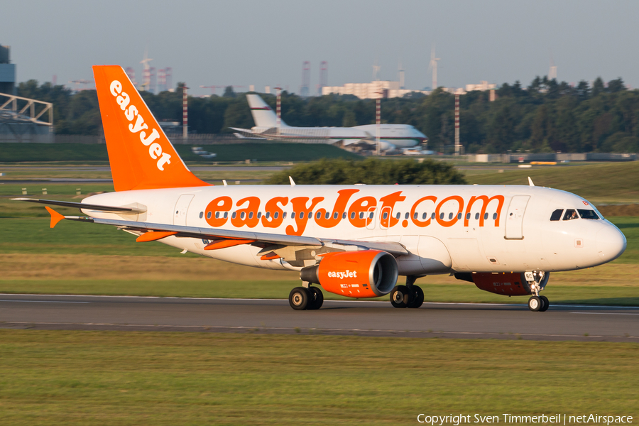 easyJet Airbus A319-111 (G-EZBC) | Photo 176503